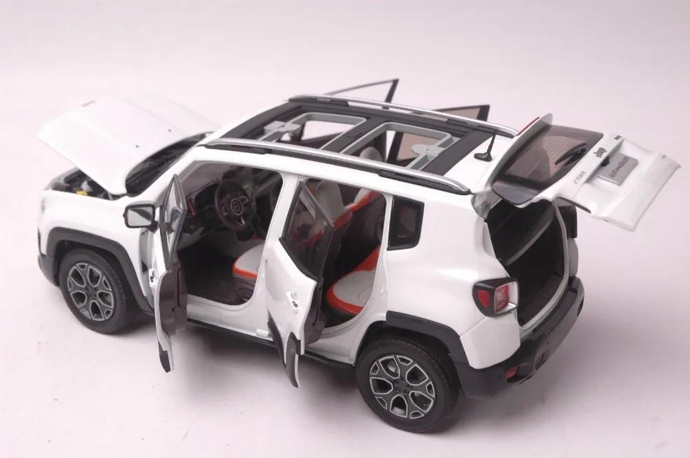1:18 литая под давлением модель для Jeep Renegade Белый внедорожник сплав игрушечный автомобиль миниатюрная коллекция подарок