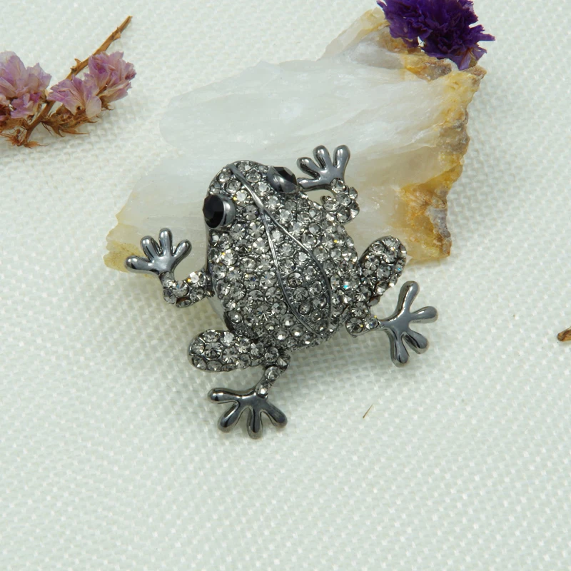 Новая уникальная брошь с дизайном лягушка кулон два помощью микро-стразы