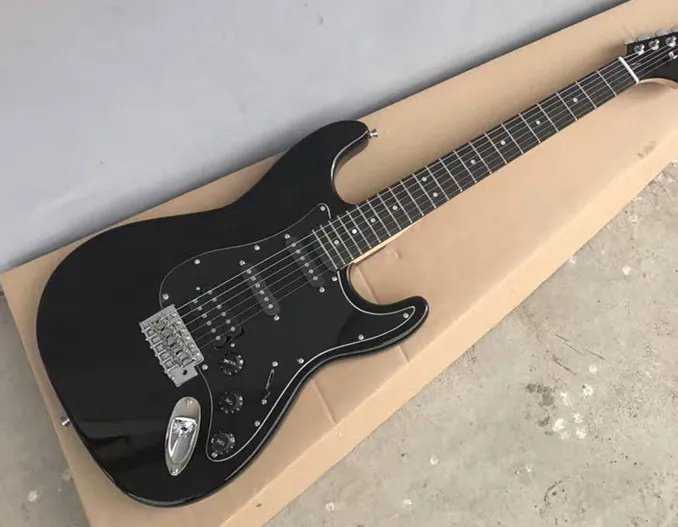 Заводская электрогитара с черным корпусом пикап HSS черная накладка твердый хром