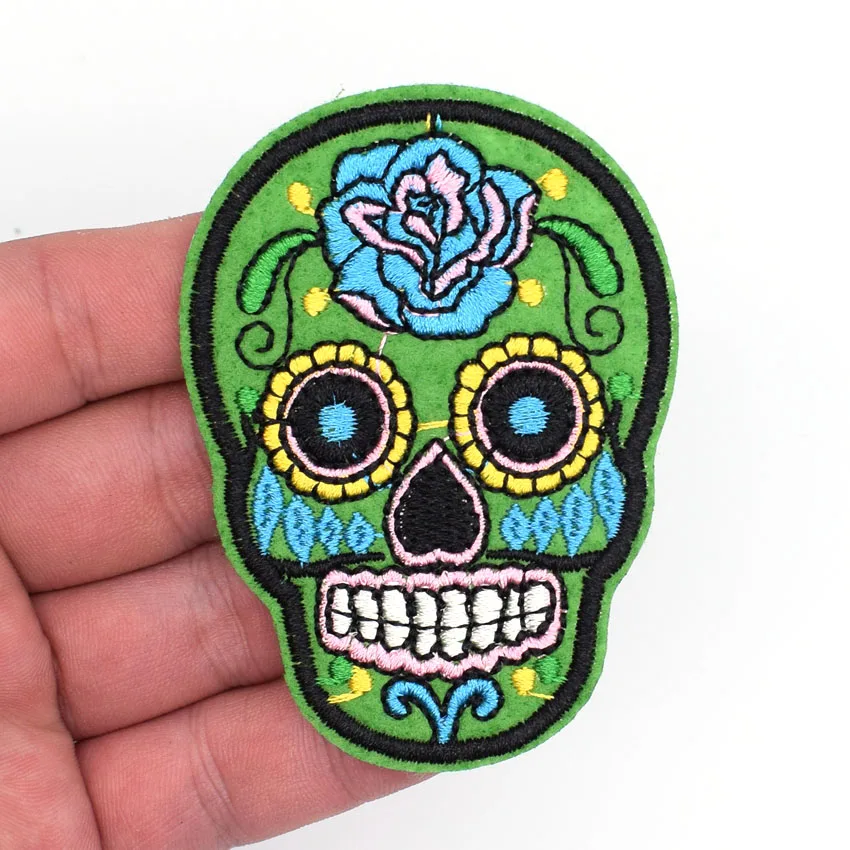 Нарукавная нашивка с зеленым сахаром и цветком в виде скелета вышитая Железная