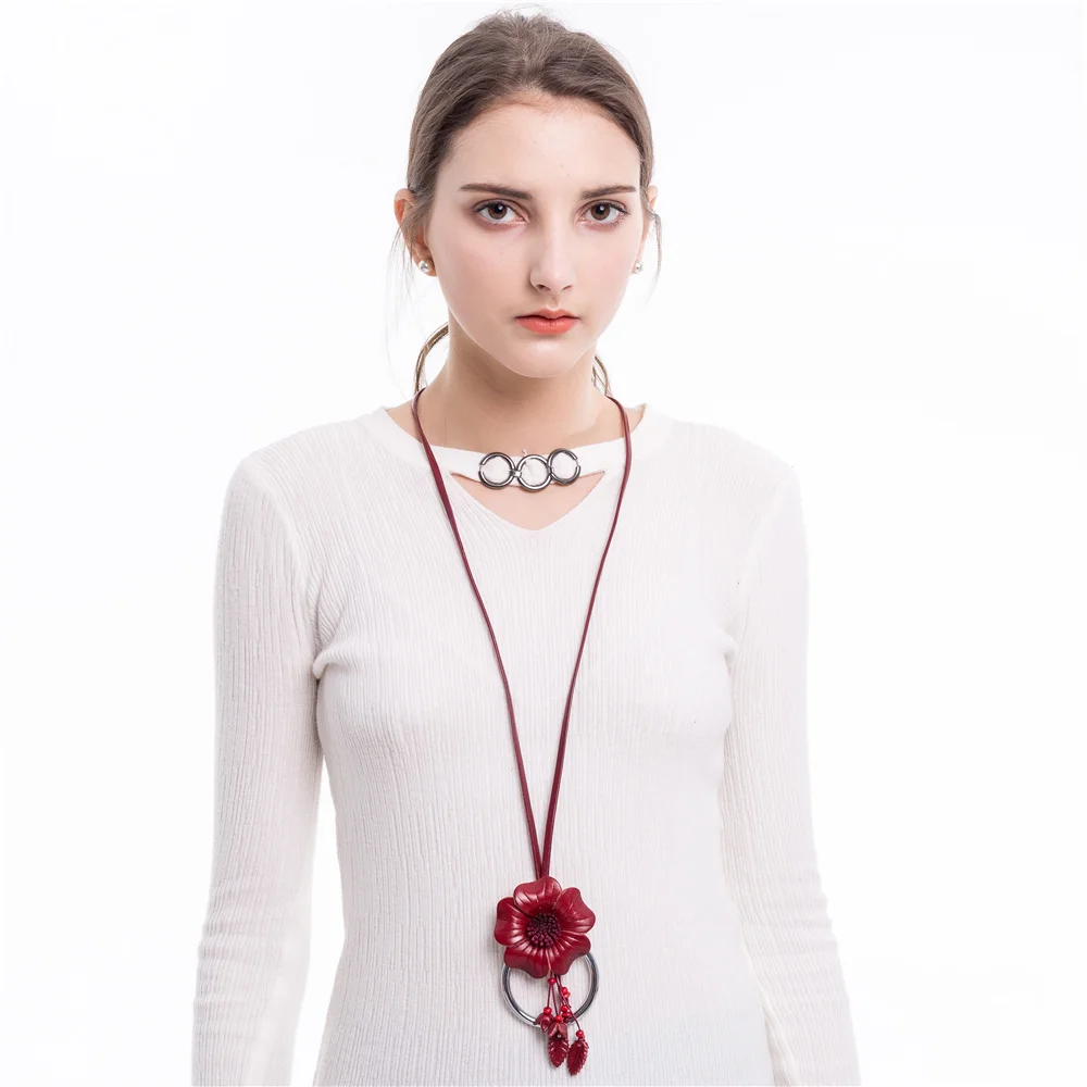 

WNGMNGL 2018 New Women Long Necklaces Vintage Genuine Leather Flower Pendant Necklace for Women Charm Statement Fashion Jewelry