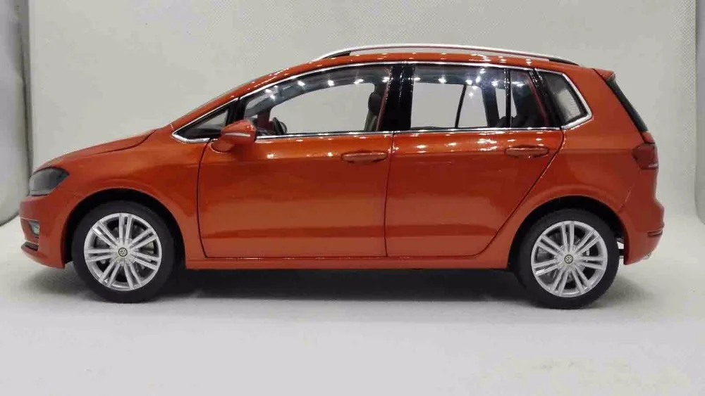 1:18 литая под давлением модель для Volkswagen Golf 7 Sportsvan Wagon Rare Alloy игрушечный автомобиль миниатюрная коллекция спортивный фургон MK7