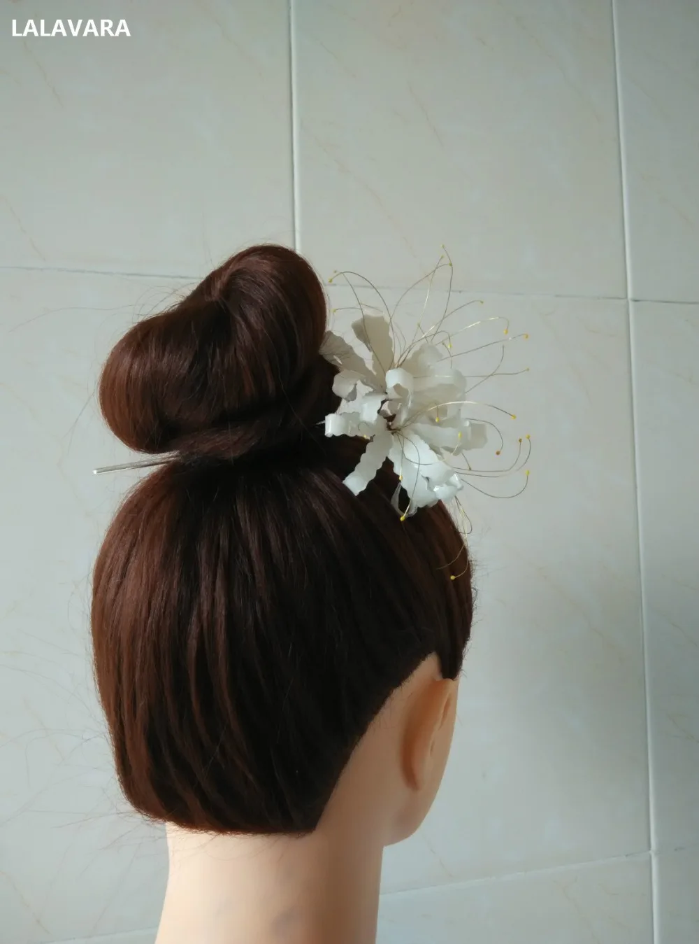 LALAVARA ручной работы белые семена лилии красный паук kanzashi Свадебные updo булочки шпильки для волос женские повседневные Хан фу аксессуары для волос