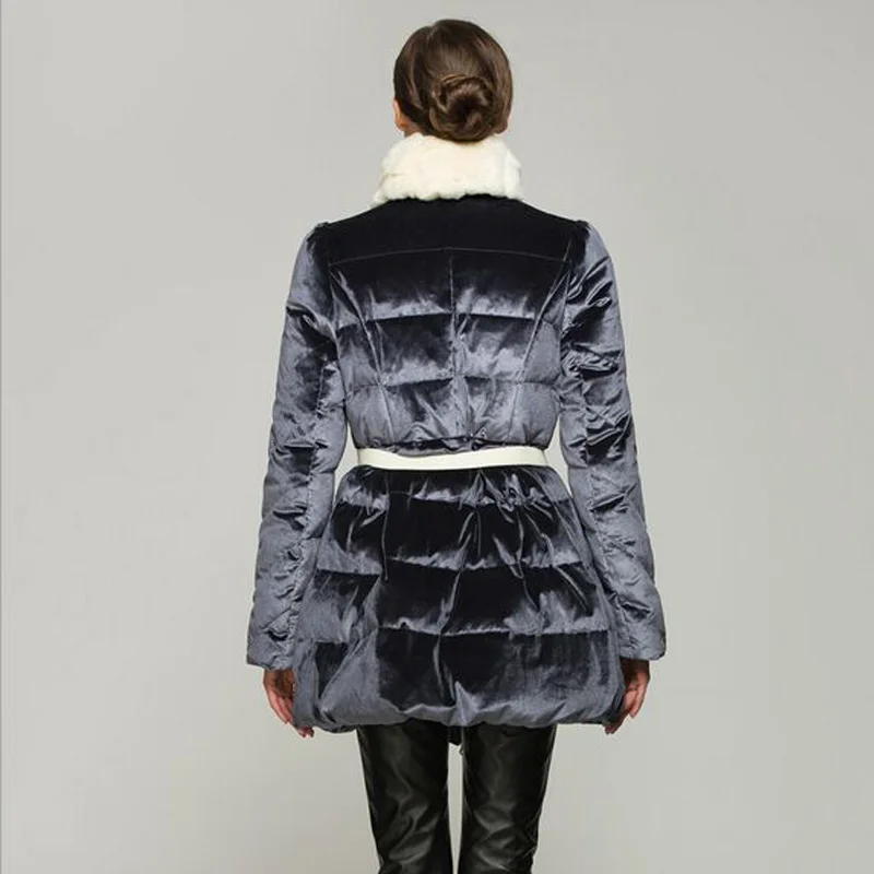 Высококачественная пуховая парка новинка 2018 модная зимняя куртка на белом