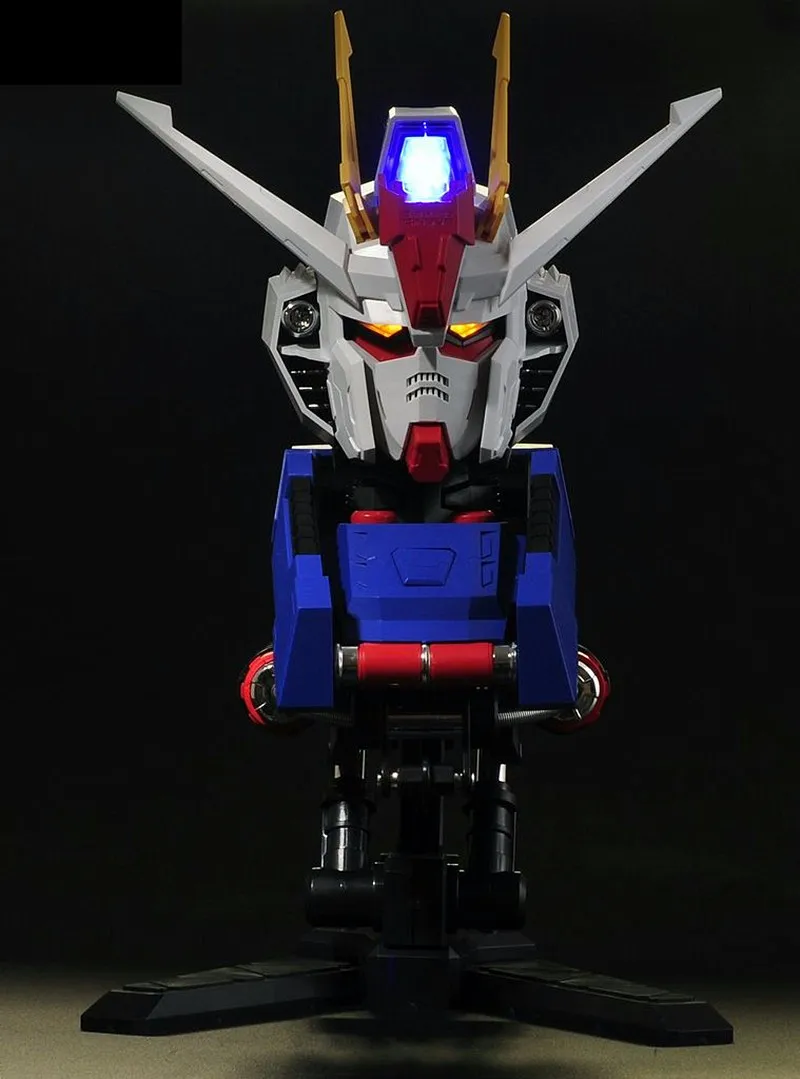 BTF модель 1/24 GAT-X 105 Strike Gundam большой головы бюст Портрет с светодиодный свет