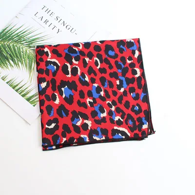 Red leopard Женский модный шарф квадратный 50 см маленькие шарфы шейный платок роскошный имитация шелка красивый леопардовый дизайн воротник шарфы - Цвет: Red leopard