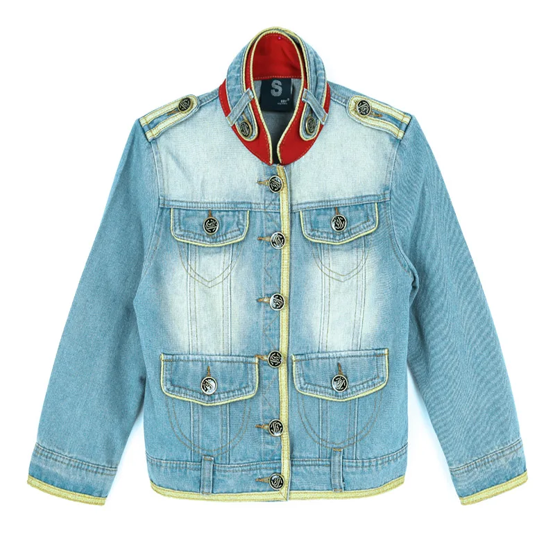 Женская короткая джинсовая куртка с воротником-стойкой на пуговицах осенняя