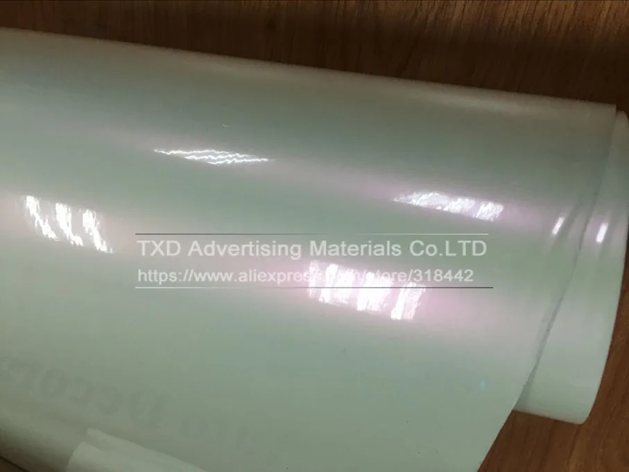 Виниловый стикер хамелеон блестящий белый с пузырьками воздуха металлик