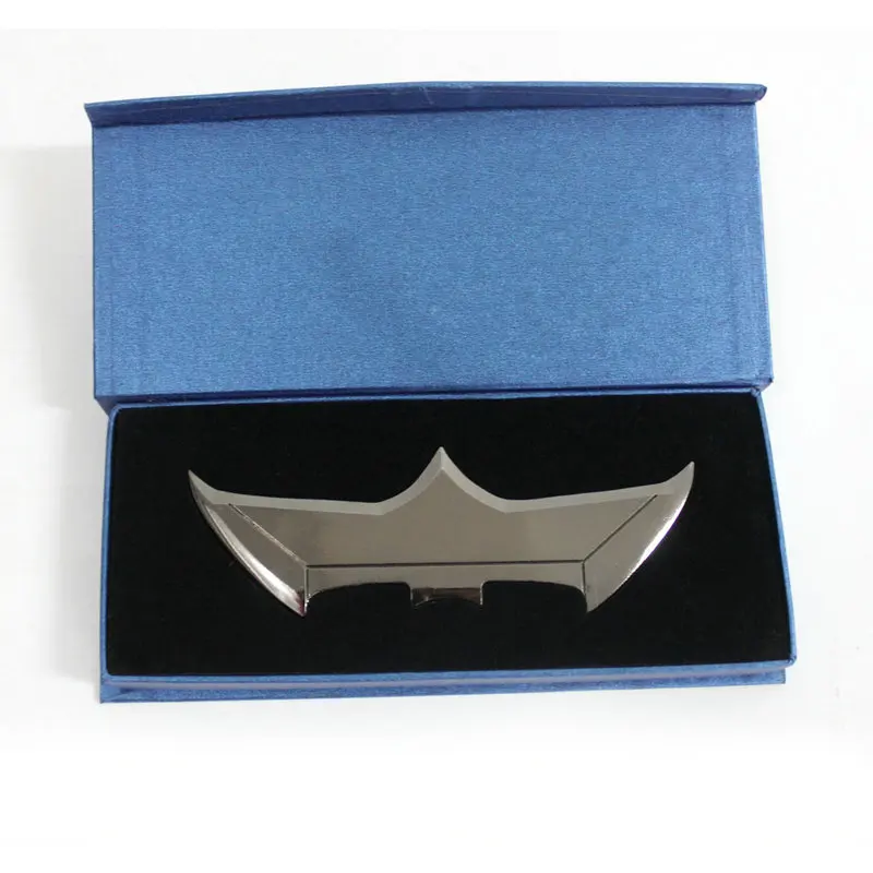 Бэтмен против Супермена: Рассвет Справедливости металлическое оружие летучая