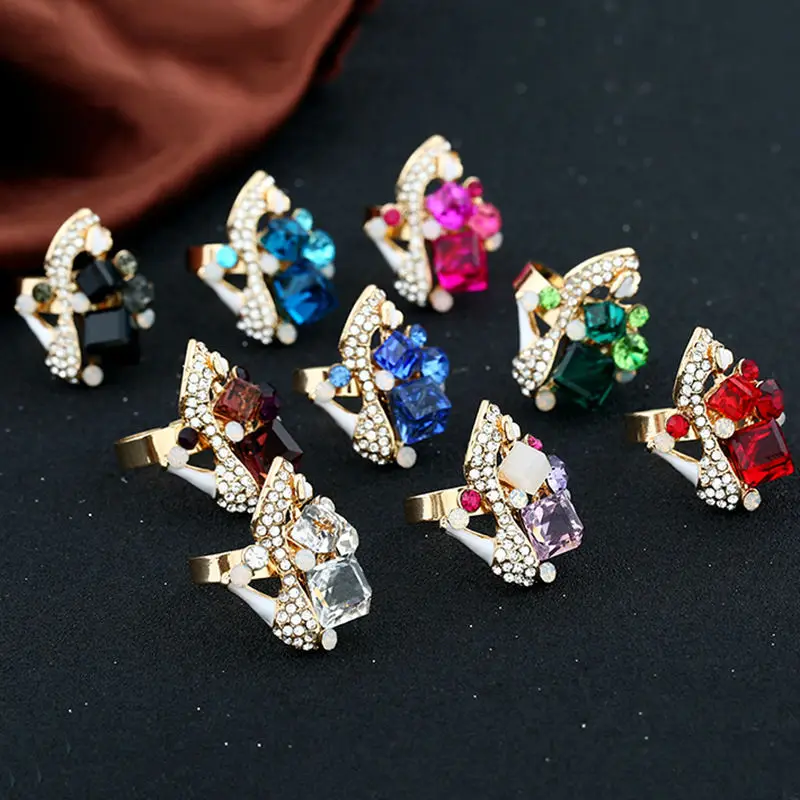 Женское кольцо из смолы регулируемое обручальное с большим цветком и