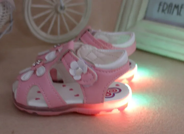 2019 светодиодный свет летние сандалии для маленьких девочек дышащая обувь