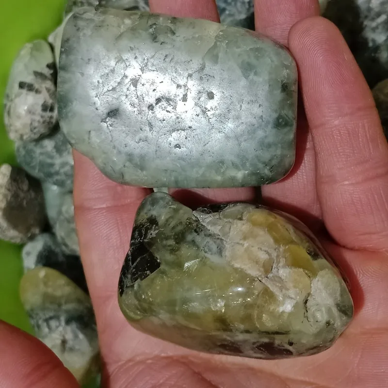 2 шт. натуральный камень в форме винограда prehnite кварцевые кристаллы гравий