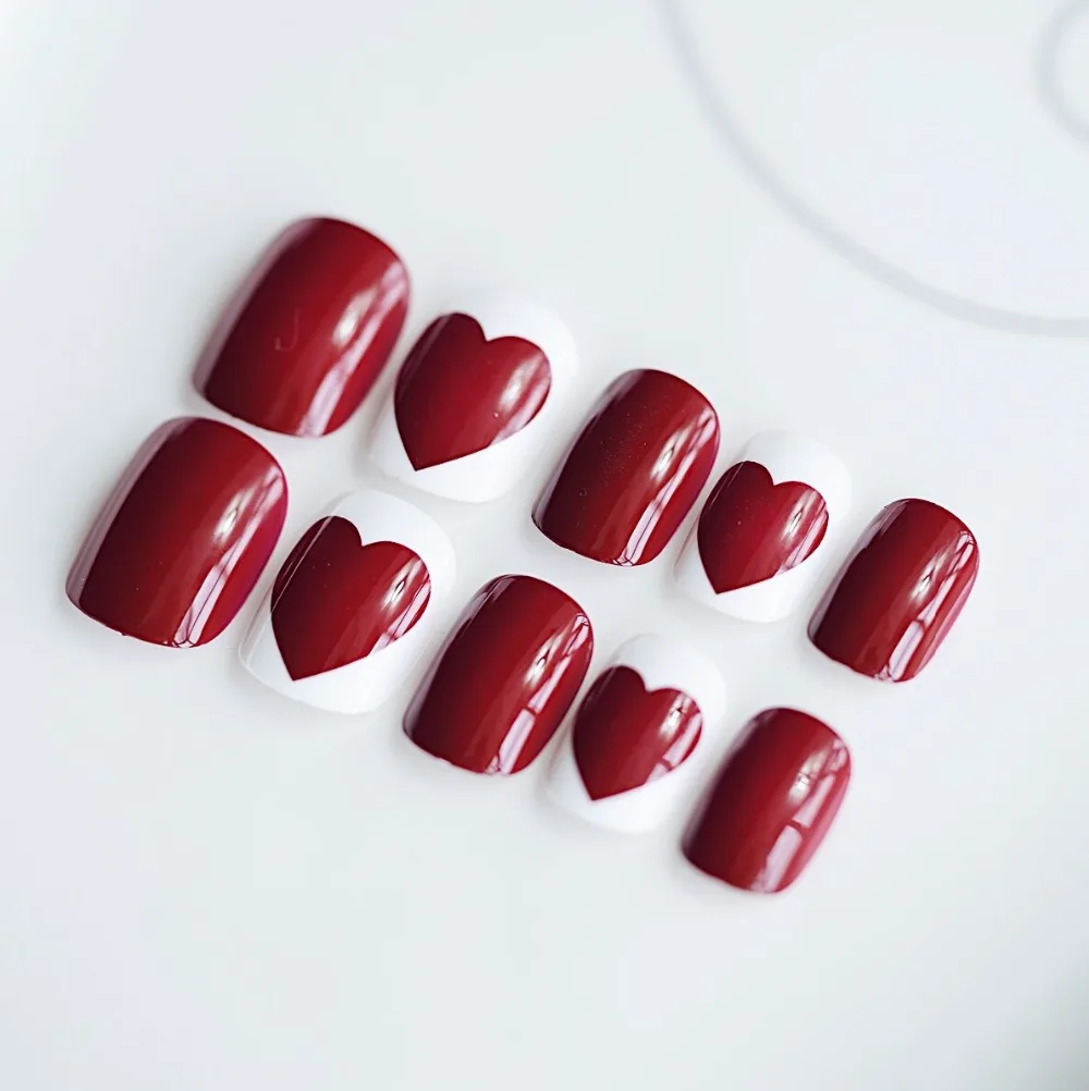 Зимние красивые накладные ногти Темный винно-красный любовь узор милая леди