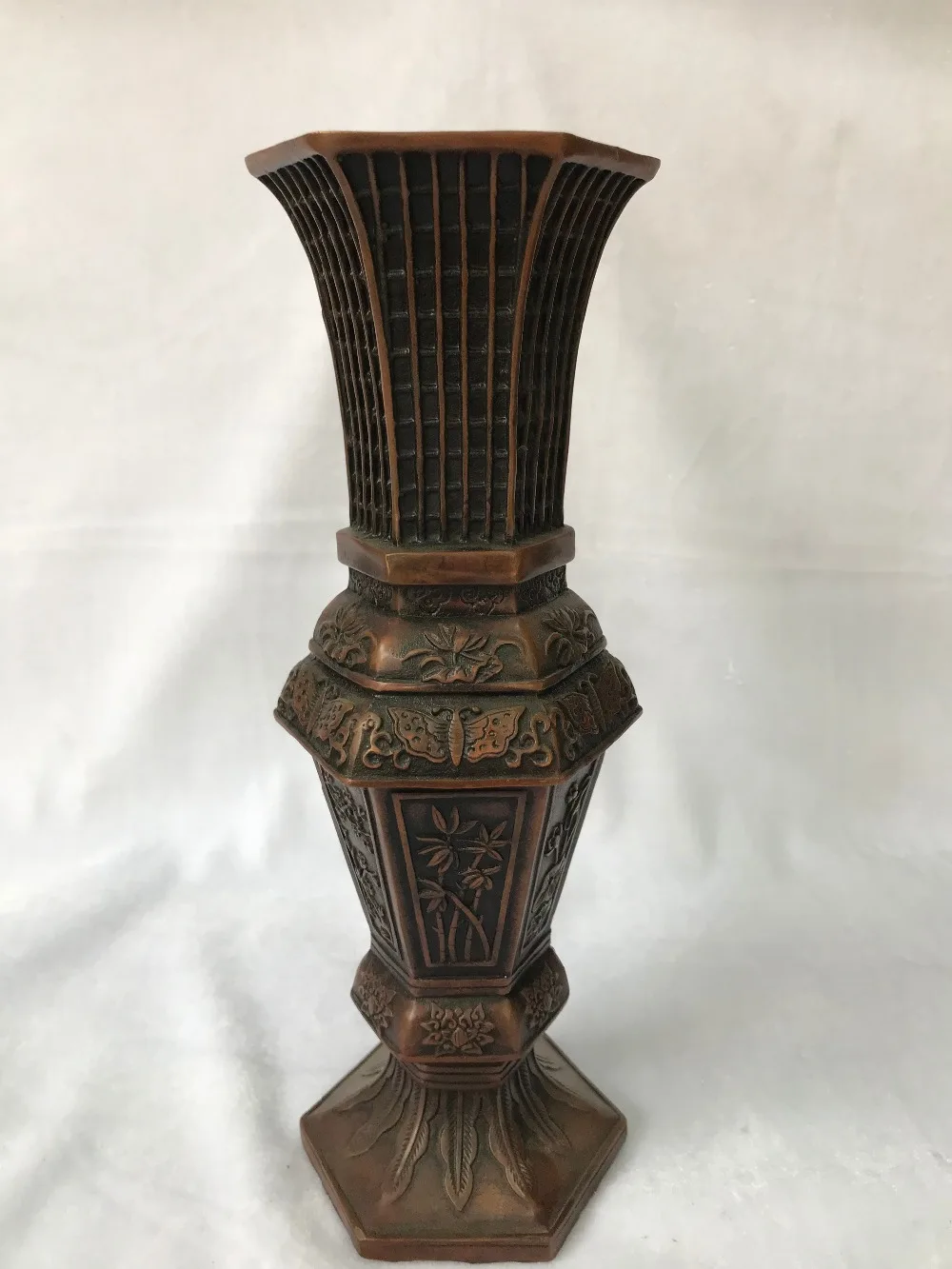 

Chinese classical copper craft vase home decorations