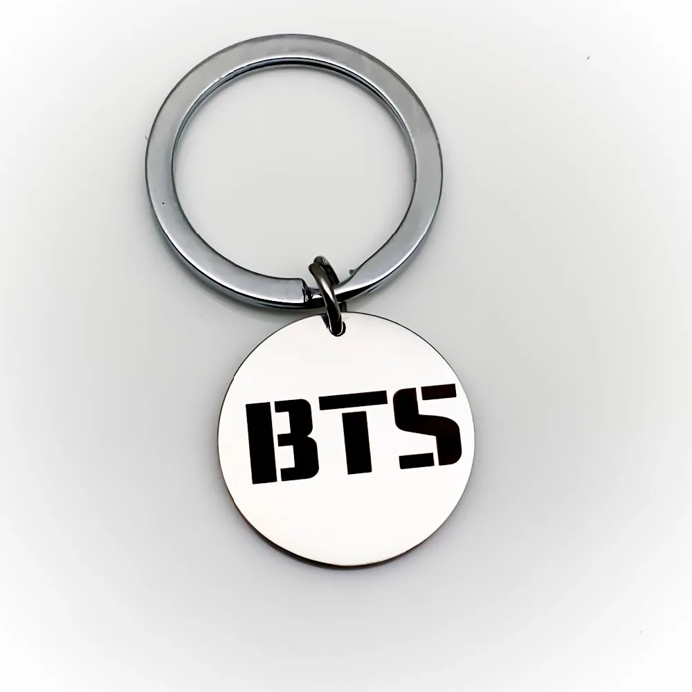 Серебряный металлический круглый брелок BTS вырезание букв из нержавеющей стали кулон брелок круглый Сплит Брелок llaveros para mujer hombre