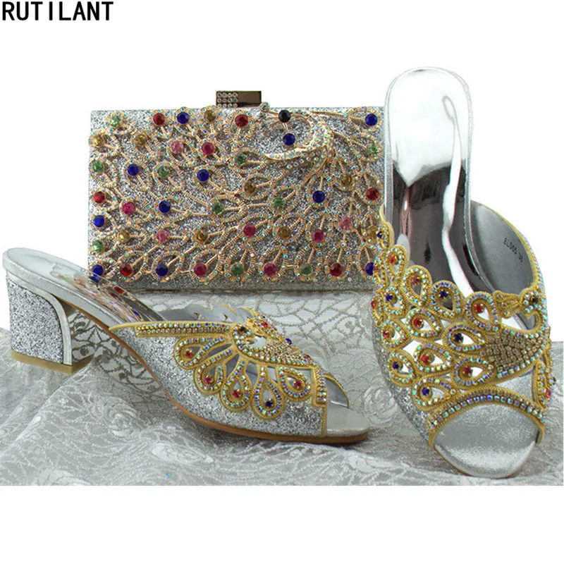 Новейший итальянский комплект из туфель и сумочки Envio итальянских украшенных
