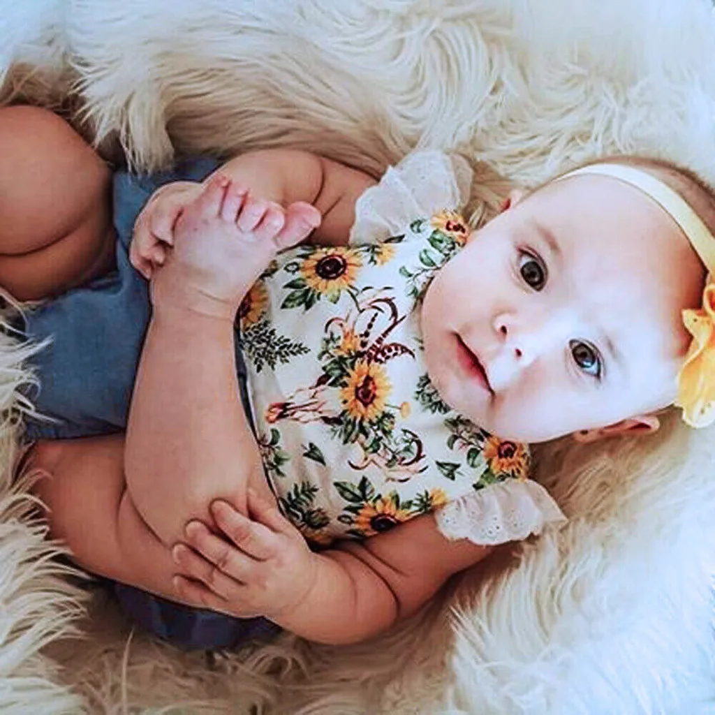 Милый комбинезон с рукавами крылышками и цветочным принтом для маленьких