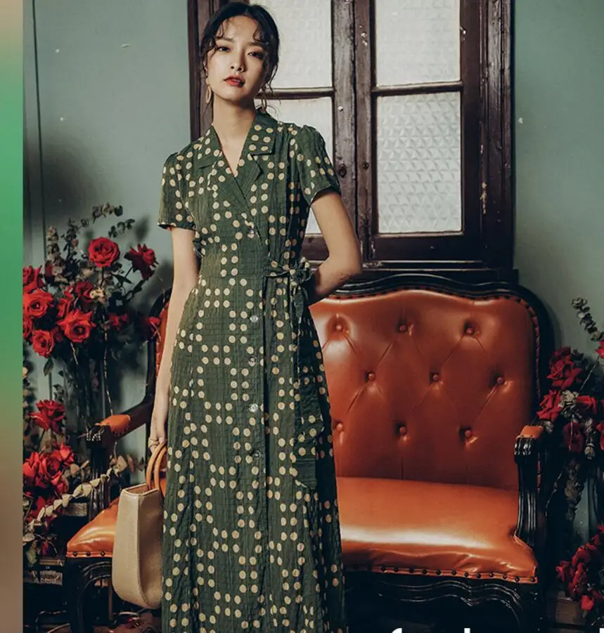 Женское платье длинное повседневное летнее зеленое в горошек из шифона | Женская