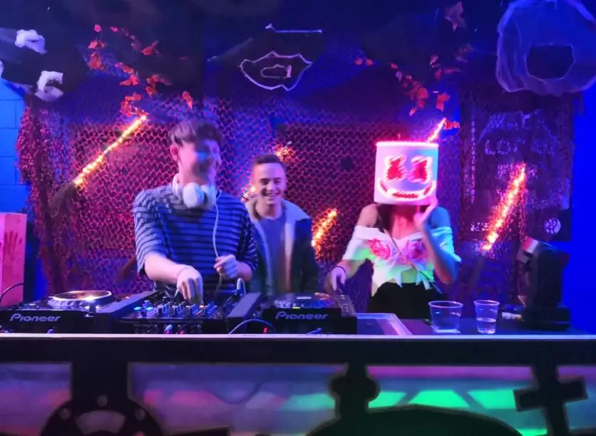 Закрученный сахар Dj Marshmello световой светодиодный маска шлем Косплэй опора для ночного клуба Электрический слог сто DJ Бар вечерние Rave оборудования