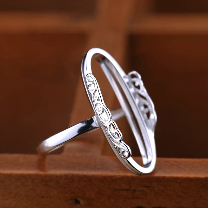 Женское кольцо из серебра 925 пробы белое золото обручальное с полукреплением для