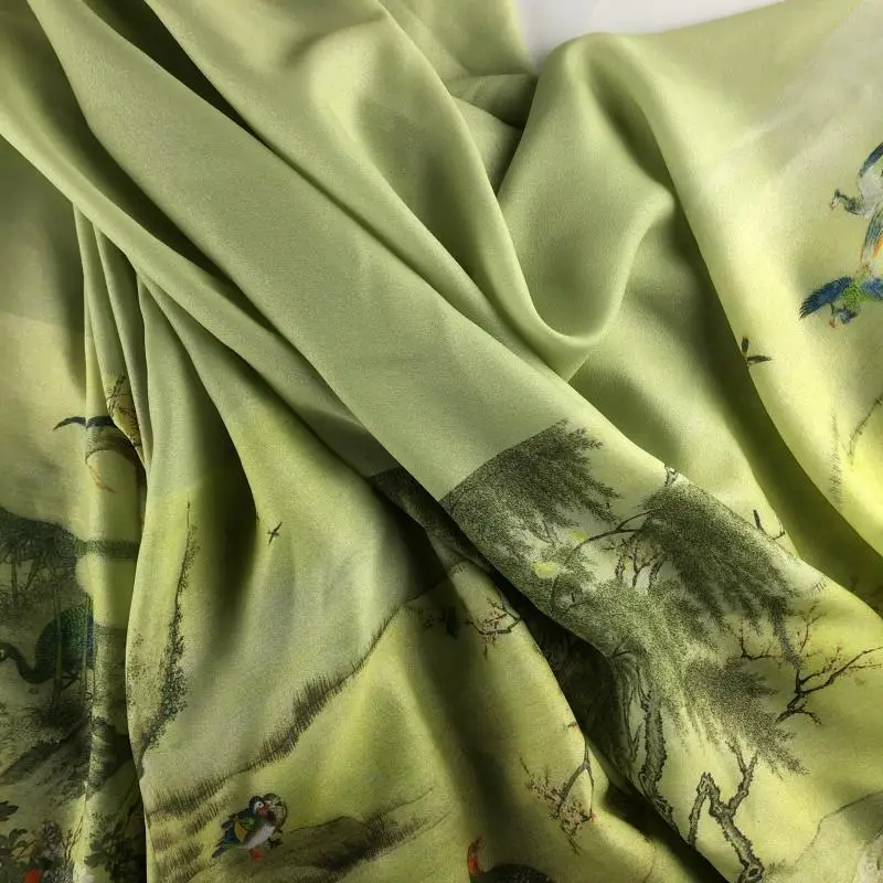 Китайские классические птицы отдают уважение искусственной ткани гладкая
