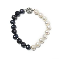 9 10 mm freshwater natural pearl bracelet has beads of pure black on one side and beads of pure white on the other