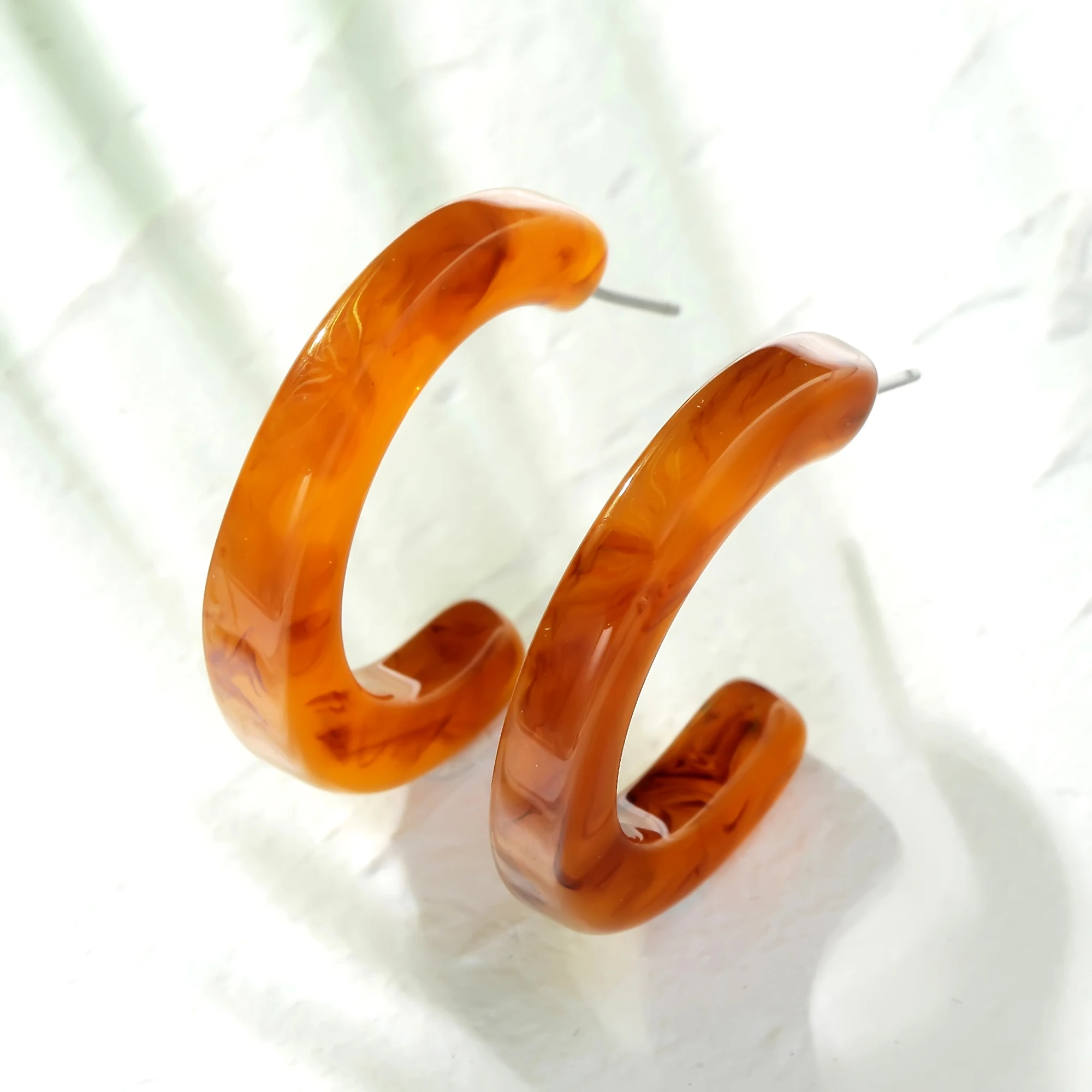 Простые серьги C-серьги в форме фигурного кольца для женщин бежевые маленькие из