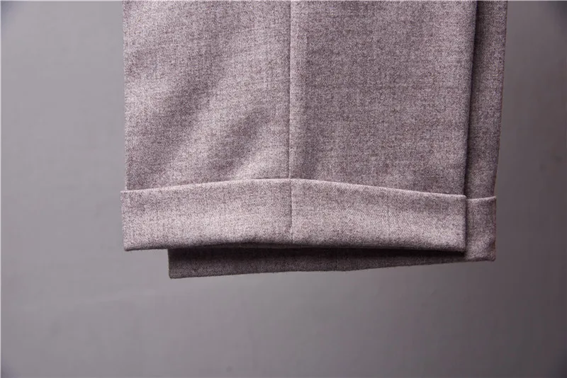 Приталенные мужские костюмы с отложным воротником на одной пуговице из 3