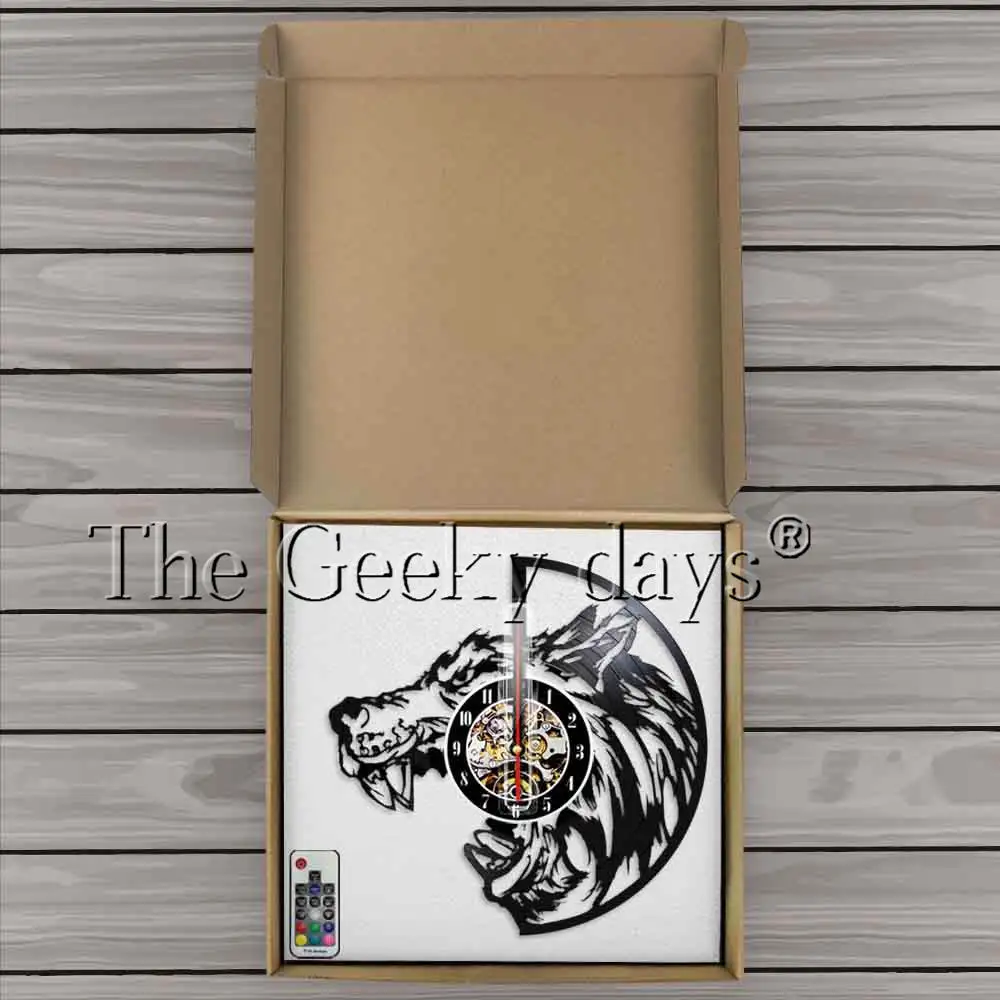 Wolf Wall Art Виниловые часы для записей Волчья портретная голова Волка лазерный Резной декор настенные часы животные волчьи клыки часы с большим ртом