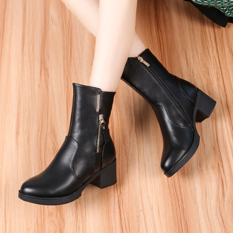 Модные ботинки Челси из искусственной кожи до середины икры с круглым носком