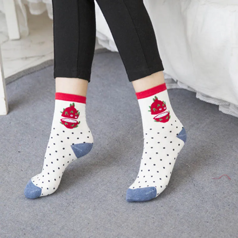 Лидер продаж 1 пара удобных мягких осенне зимних носков средней длины с милыми