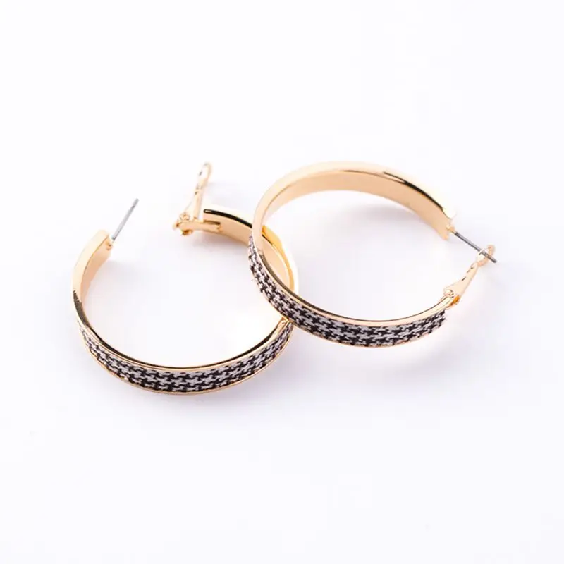 Женские замшевые серьги TANGTANG зимние в клеточку лаконичные модные круглые