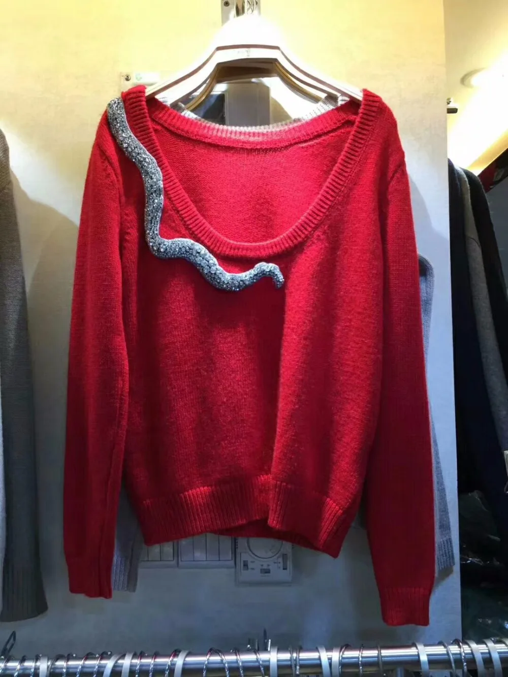 2020 модный брендовый шерстяной свитер с крупными бусинами и змеиным принтом