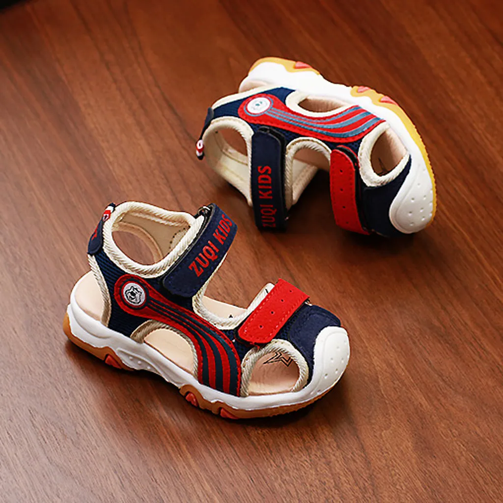 Пляжная обувь с закрытым носком для маленьких мальчиков и девочек сандалии