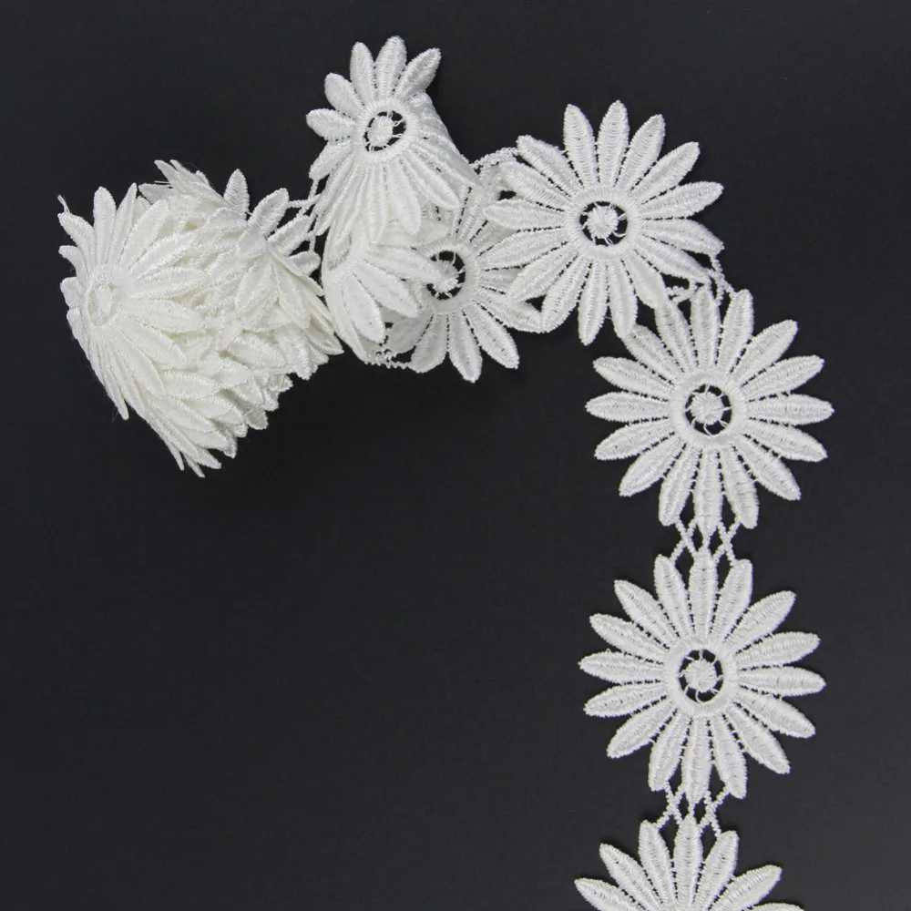 Фото 2yds 61 мм белый цветок из ткани Venise Венеция Аппликация с кружевной отделкой шитье