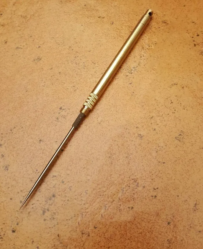 Toothpick Brass Hold Ложка для ушей из титанового сплава, зубочистка, латунный держатель для тела, водонепроницаемые металлические банки, комбинация, портативные инструменты для выживания на открытом воздухе - Цвет: Toothpick Brass Hold