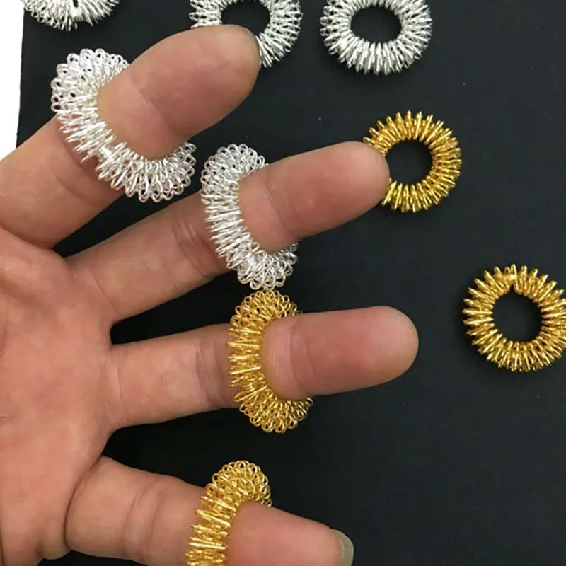 Лидер продаж мини весна массажер для пальцев Finger массаж Кольцо Иглоукалывание