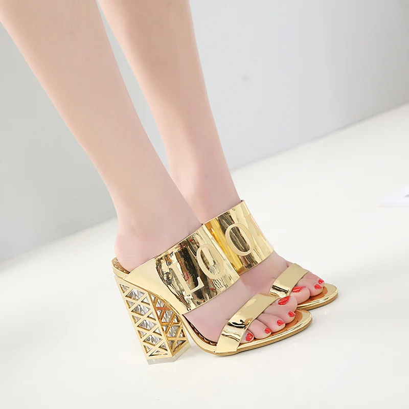 Модные женские летние сандалии тапочки толстый каблук шлепанцы с кристаллами
