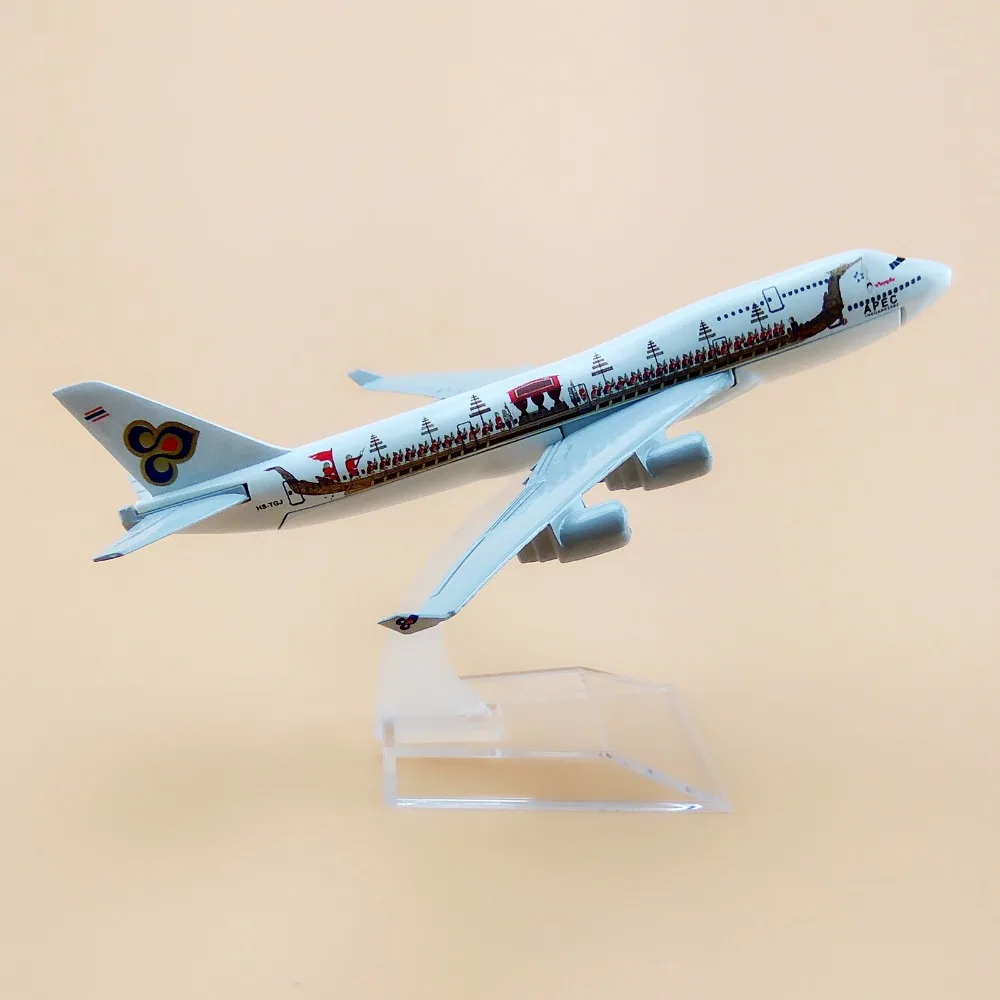 Лодка Dragon Boeing модель самолета с подставкой 16 см сплав металлическая Air Thai APEC B747 747