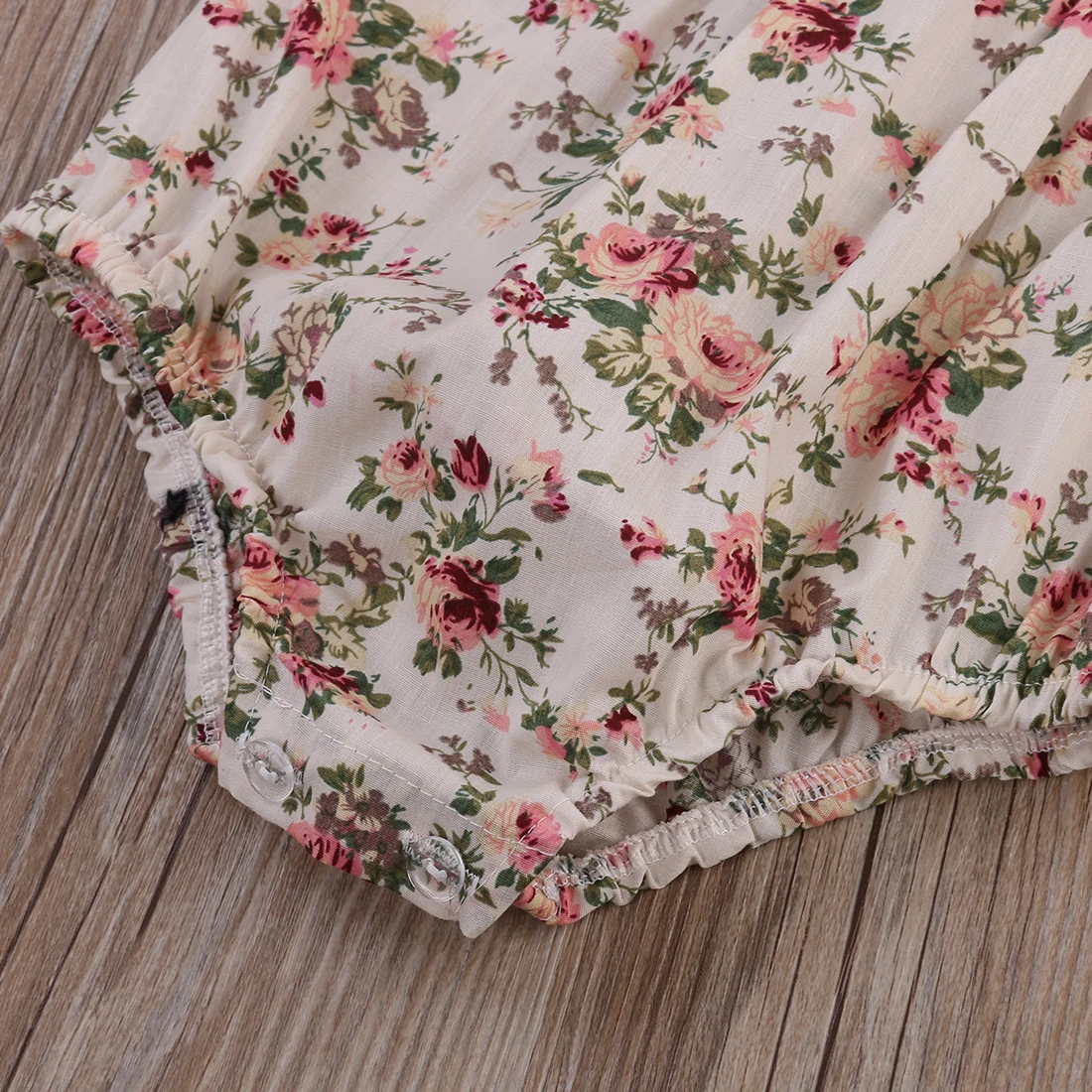 От 0 до 2 лет цельнокроеный кружевной комбинезон с короткими рукавами и цветочным