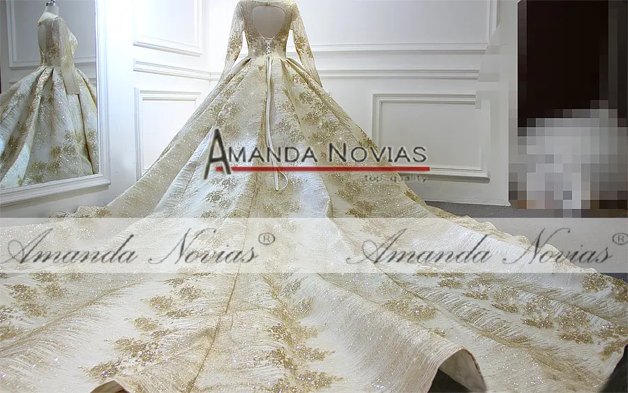 Потрясающее Золотое свадебное платье роскошное блестящее с длинным шлейфом