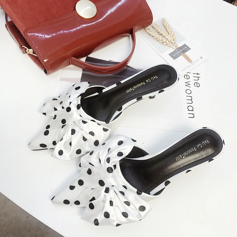 2019 летние женские босоножки на тонком каблуке с острым носком цвет красный