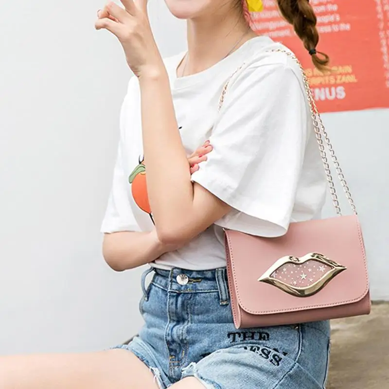 Маленькая квадратная сумка на одно плечо с блестками красного цвета