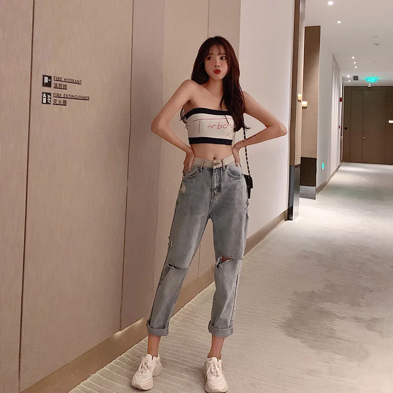 Женские джинсы с высокой талией дырками ковбойские для улицы лето 2019| |