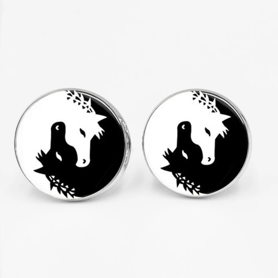 

Free Shipping 2018 Handmade Horse Jewelry Yin Yang Black White Animal Art High Quality Glass Cufflinks Creative Chaveiro Charm