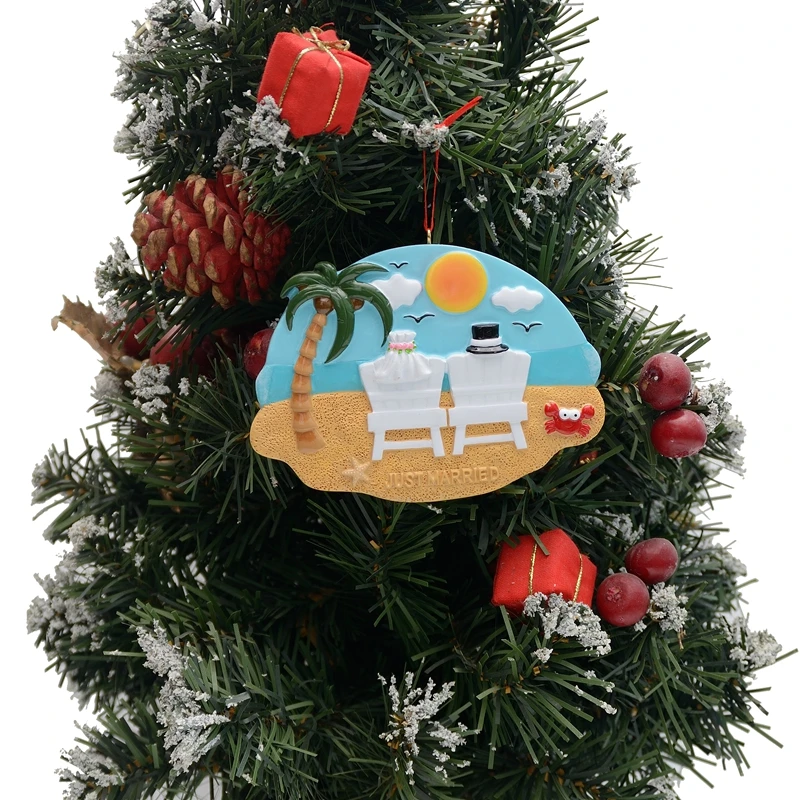 Wholesale Resin Maxora Couple On The Beach Personalized Christmas Tree Ornaments for Wedding Lover Honeymoon Gift | Дом и сад