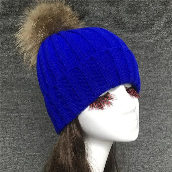 royal blue Зимняя Брендовая женская меховая шапка с помпонами, зимняя женская шапка, шапка для девочек, вязаные шапочки, шапка, плотная шапка Skullies Beanies из натурального енота - Цвет: royal blue