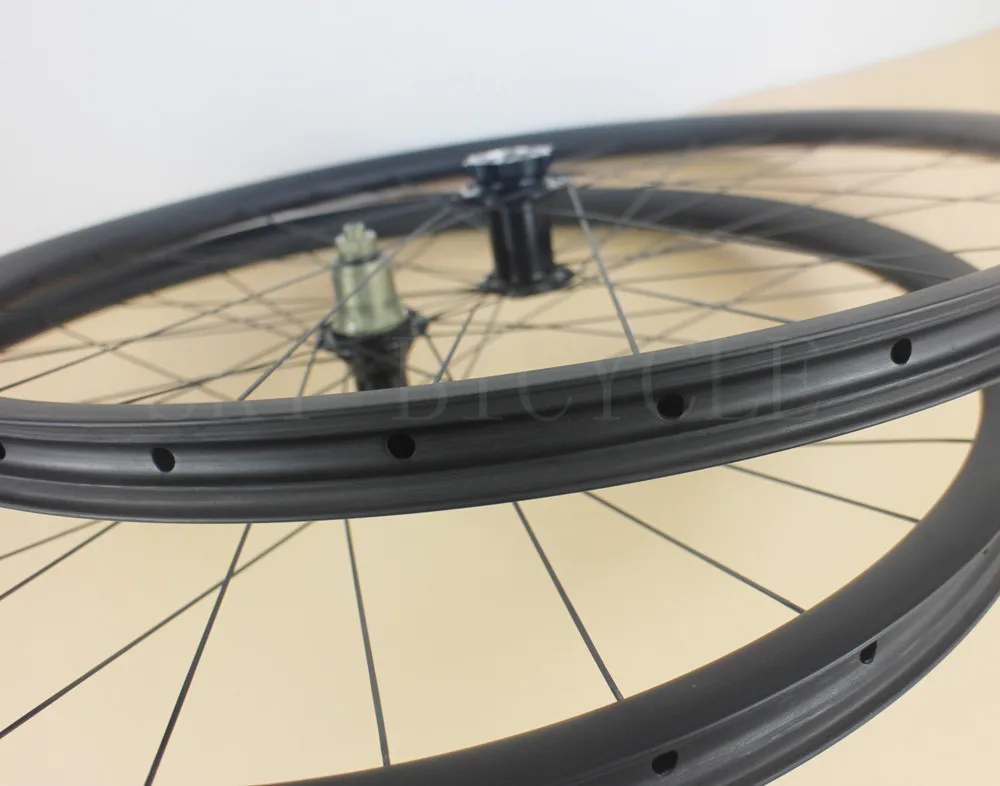 Колеса для горного велосипеда 29er 30x25 мм 74 Lefty XC комплект колес левостороннего 28/28h