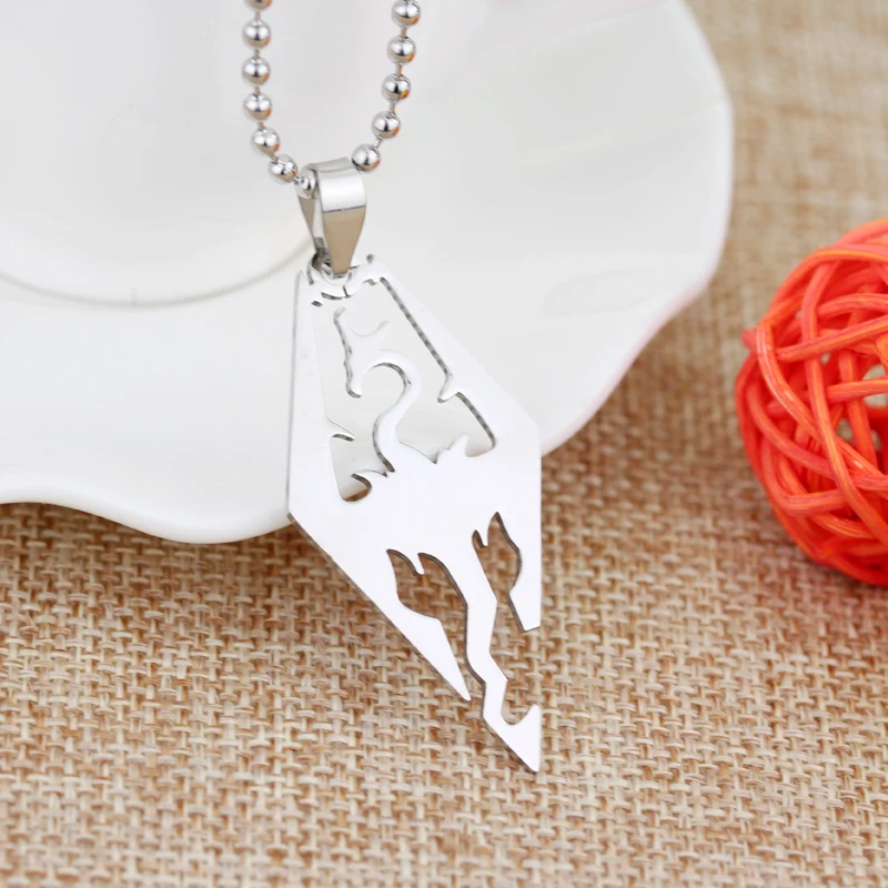 Ожерелье с подвеской из нержавеющей стали изображением старых свитки V Skyrim