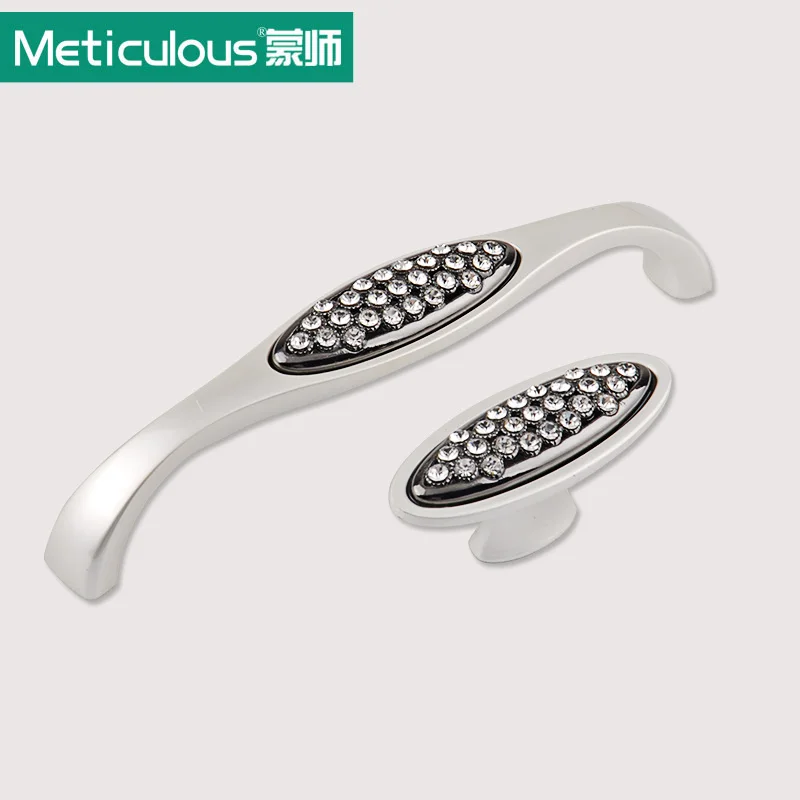 Тщательные алмазные мебельные рукоятки с кристаллами сверкающие страз Шкаф